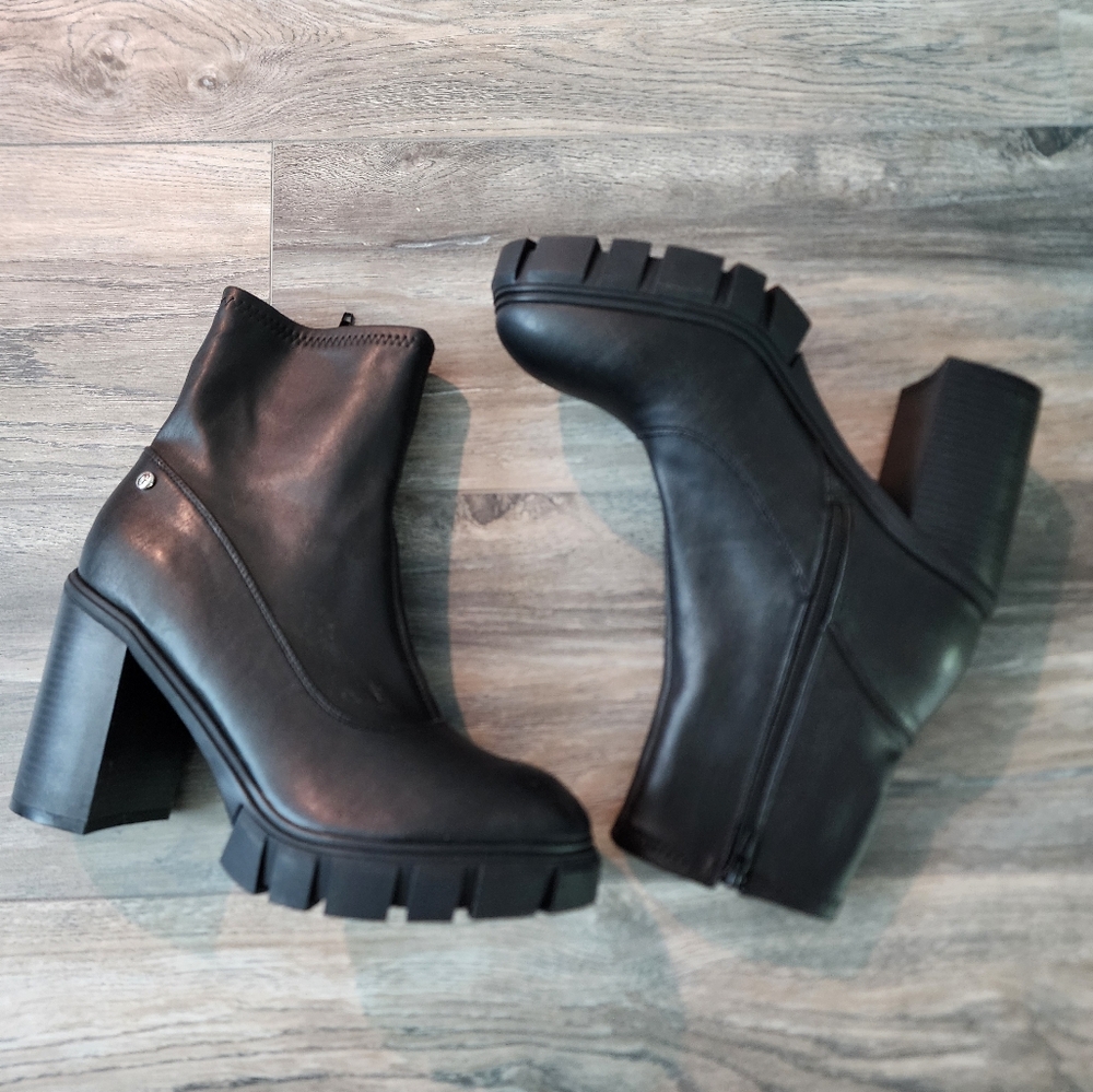 Brand new GUESS heeled boots